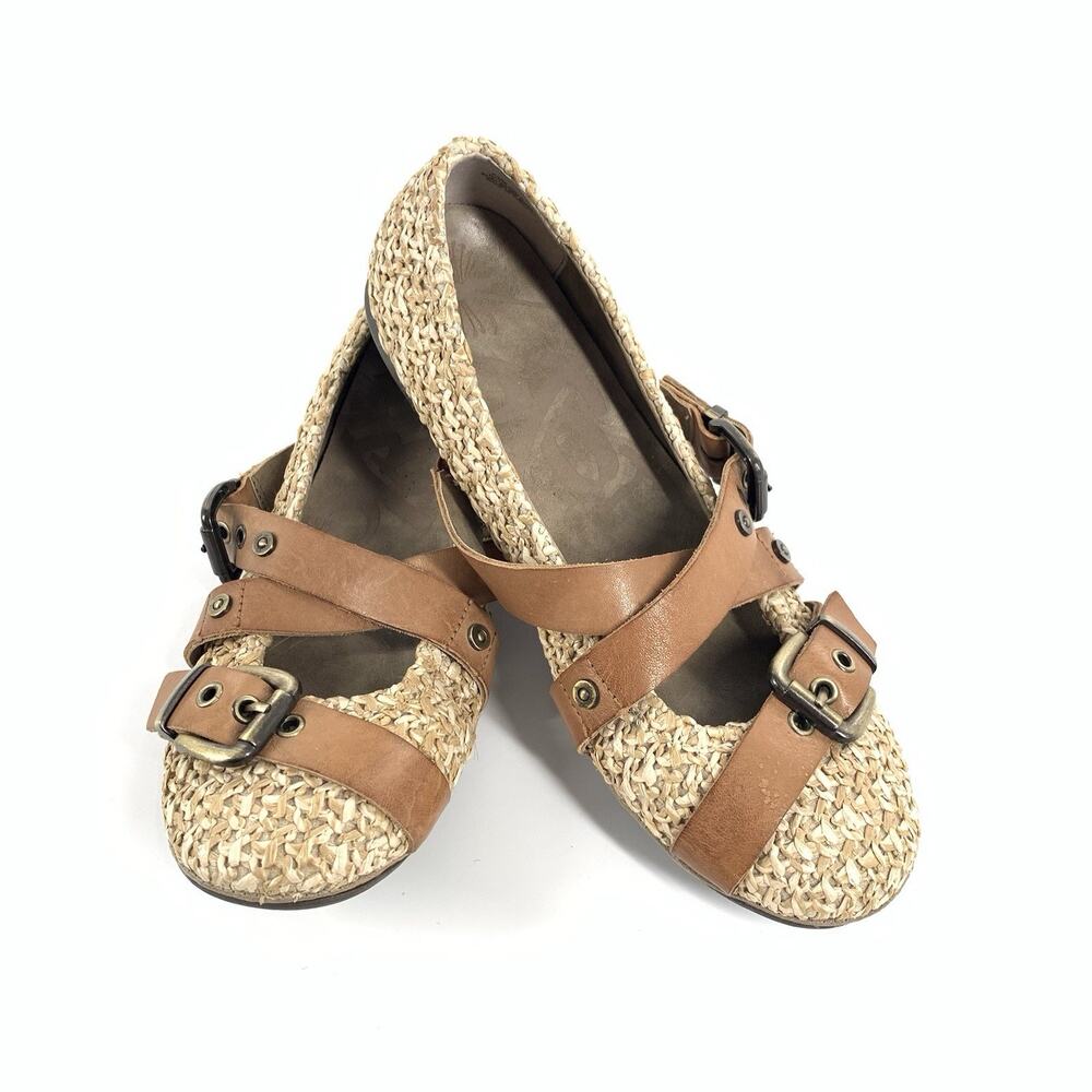 OTBT Park Hills PU Leather Mary Jane Ballet Flats Size 7.5 Womens Brown Cream